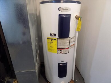 123 8th St, Vandergrift, PA 15690 - photo 6