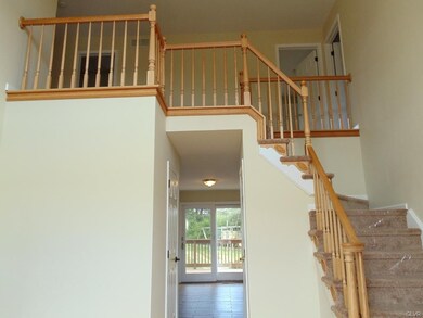 5435 Devonshire Ct, Laurys Station, PA 18059 - photo 3