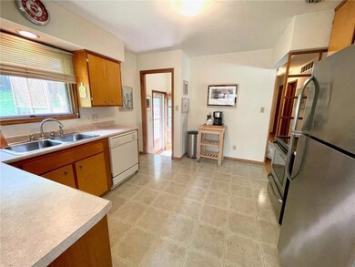 521 15th St SE, Menomonie, WI 54751 - photo 5