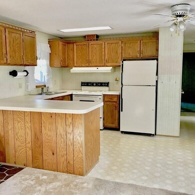 833 Forest Park, Middletown, RI 02842 - photo 4