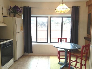 Dining & Kitchen