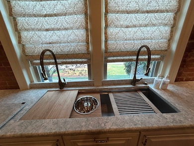 117 W Blakely St, Rush Springs, OK 73082 - photo 7