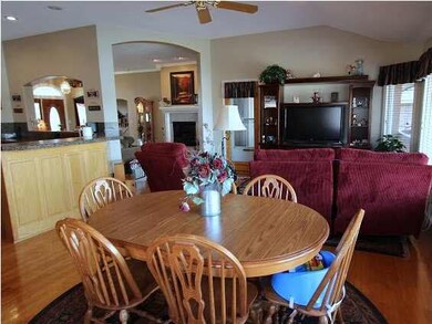 Breakfast Alcove and Sitting Room