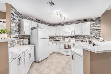 2964 Lakeshore Dr unit E403, Muskegon, MI 49441 - photo 5