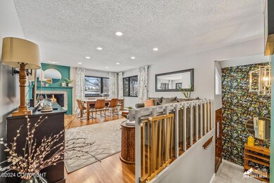 05-3571AMBERBAYLOOP_ZHM_08