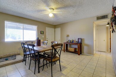 06_17632 Dining-Living View 3
