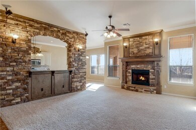 905 Kelsi Dr, Moore, OK 73160 - photo 2