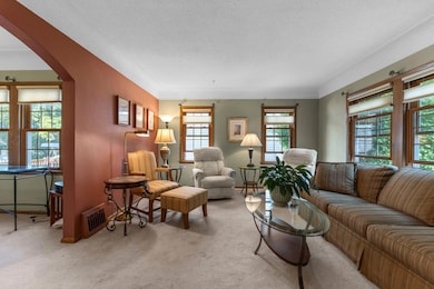 12-web-or-mls-15 Belvidere St W-9.jpg