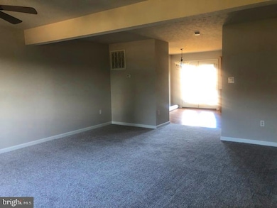 101 W 13th St unit B, Front Royal, VA 22630 - photo 2