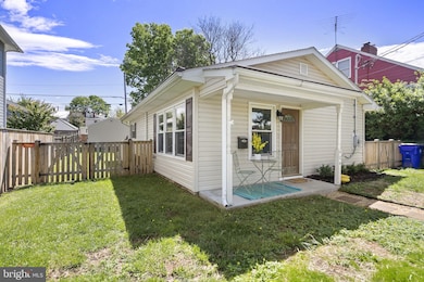 404 Broadway St, Frederick, MD 21701 - photo 2