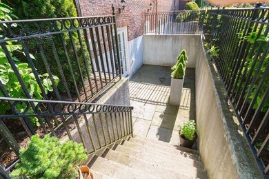 391 Walnut St unit 2, Newtonville, MA 02460 - photo 6