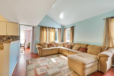3 Hawk Ct Howell NJ 07731 USA-large-018-