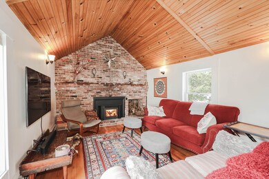 49 Lyndon St, Concord, NH 03301 - photo 5