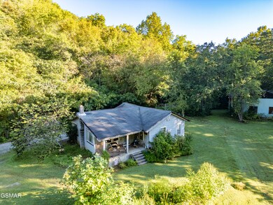 835 Hardin Ln, Sevierville, TN 37862 - photo 6