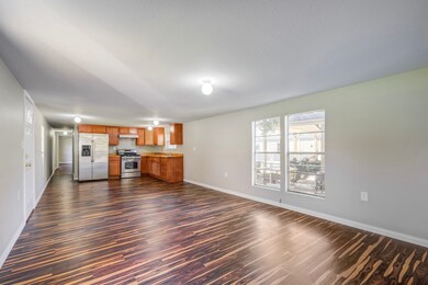 1809 W Sidnor St, Alvin, TX 77511 - photo 2