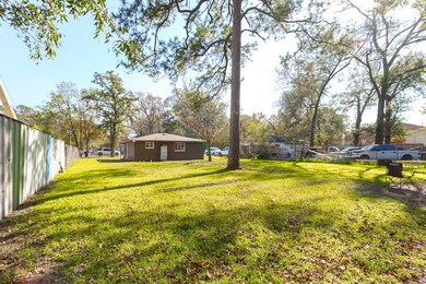 8921 Sherbourne St, Houston, TX 77016 - photo 2