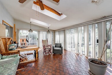 41 Arthur St, Holyoke, MA 01040 - photo 3