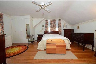 132 Walnut Hill Ln, Havertown, PA 19083 - photo 7