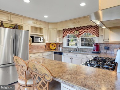 246 Mccoy Ln, Leesport, PA 19533 - photo 7