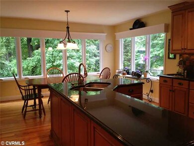 Kitchen - Large eat in area can accommodate a larg
