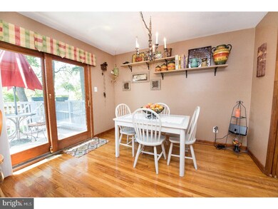 164 Floral Dr, Morrisville, PA 19067 - photo 3