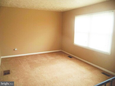 5821 Sheriff Rd, Capitol Heights, MD 20743 - photo 2