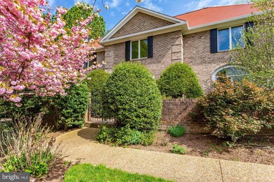 6802 Langley Springs Ct, McLean, VA 22101 - photo 4