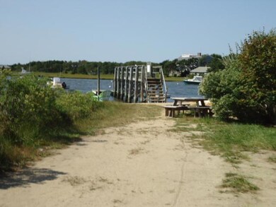 142 Whippoorwill Cir, Mashpee, MA 02649 - photo 3