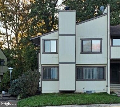 18533 Split Rock Ln, Germantown, MD 20874 - photo 2