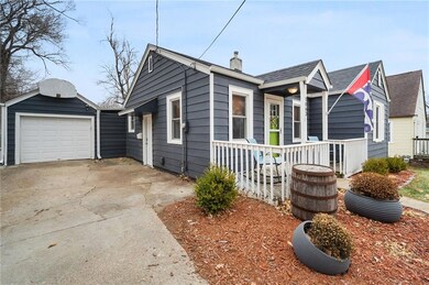 1063 66th St, Windsor Heights, IA 50324 - photo 3