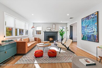 8-web-or-mls-27-griffith-rd