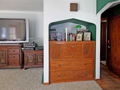 545 N Dexter Dr, Lansing, MI 48910 - photo 7