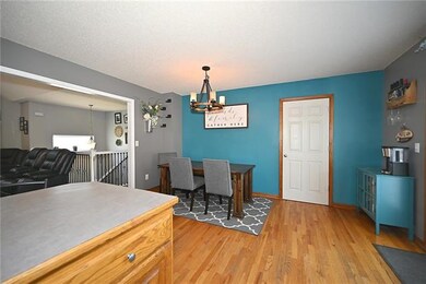 Dining room.