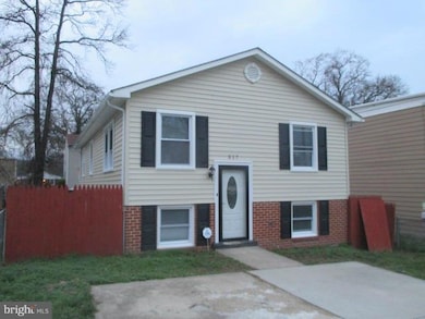 517 Capitol Heights Blvd, Capitol Heights, MD 20743 - photo 2