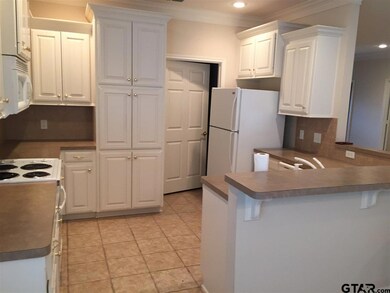 1911 1911 Hollyglen Dr, Tyler, TX 75703 - photo 2