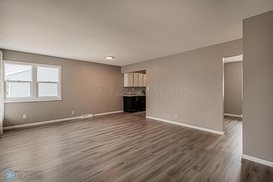 409 23rd Ave N, Fargo, ND 58102 - photo 4