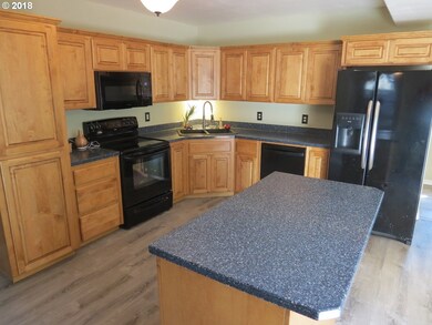 223 NW 7th St, Pendleton, OR 97801 - photo 6