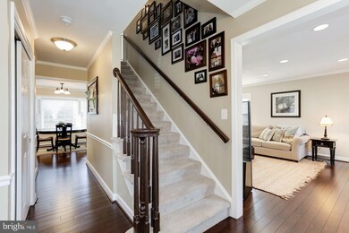 11512 Kimbark Ct, North Potomac, MD 20878 - photo 2