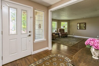 721 Annalee Dr, Central Point, OR 97502 - photo 3