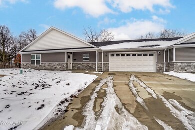 1432 W Elm St, Lima, OH 45805 - photo 2