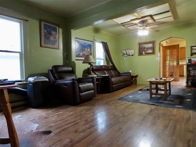 707 1st St E, Roundup, MT 59072 - photo 3