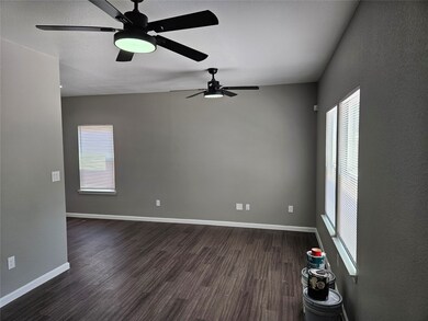 5813 Breland St unit B, Houston, TX 77016 - photo 2