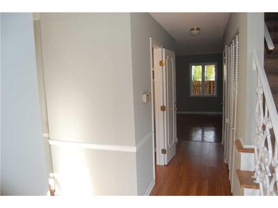 8529 Canterbury Square E, Indianapolis, IN 46260 - photo 2