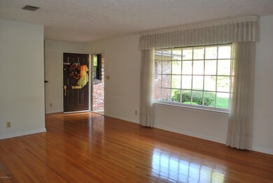 1662 Mount Vernon Dr, Jacksonville, FL 32210 - photo 3