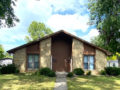 608 E Thompson St, Edinburgh, IN 46124 - photo 2