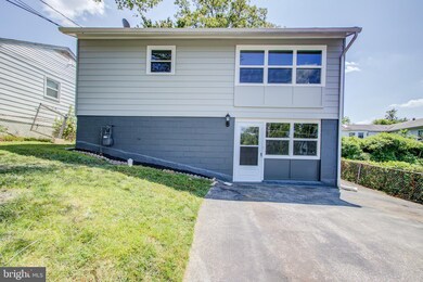 6705 Clinglog St, Capitol Heights, MD 20743 - photo 2