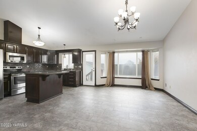 7-web-or-mls-Burell_231102_57st_TerraceH