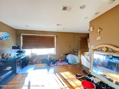 59 Mariners Ln