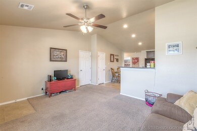 99 E Fairlane Ct, Sapulpa, OK 74066 - photo 5