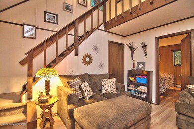 328 Gross Dr, Pocono Pines, PA 18350 - photo 4